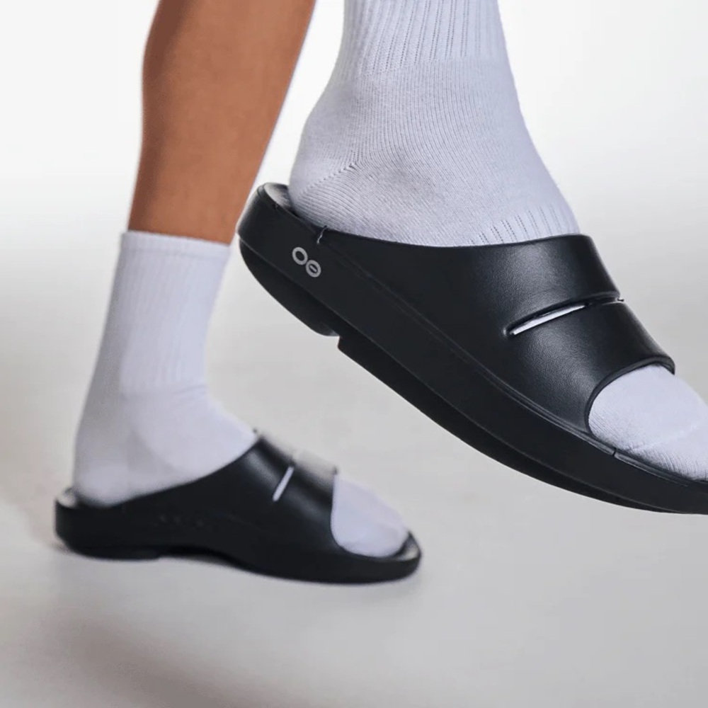 OOFOS — OOahh Recovery Slide - Black - Women’s 9 / Men’s 7 / EU 40 — NWOT!